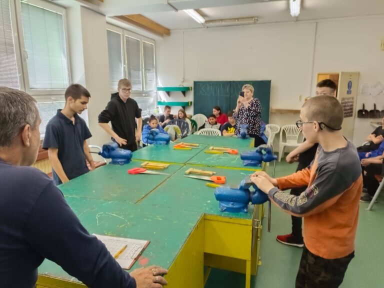 1. a 2. místo v soutěži Kutil