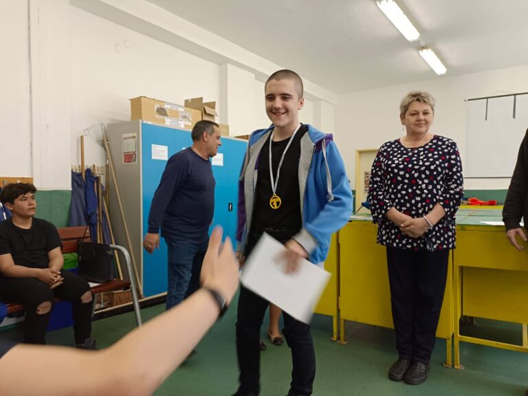 1. a 2. místo v soutěži Kutil