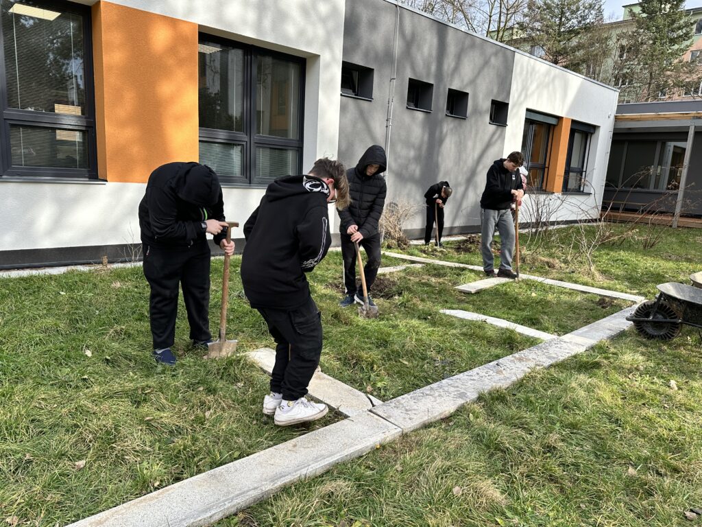 Příprava záhonů na jaro