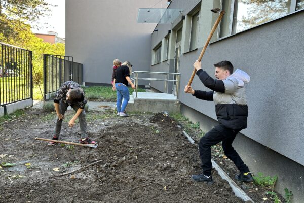 Práce na školním pozemku