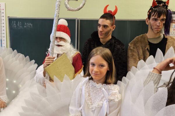 Mikuláš ve škole