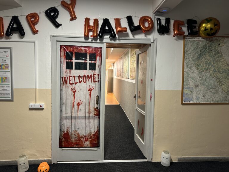 Halloween - výzdoba školy