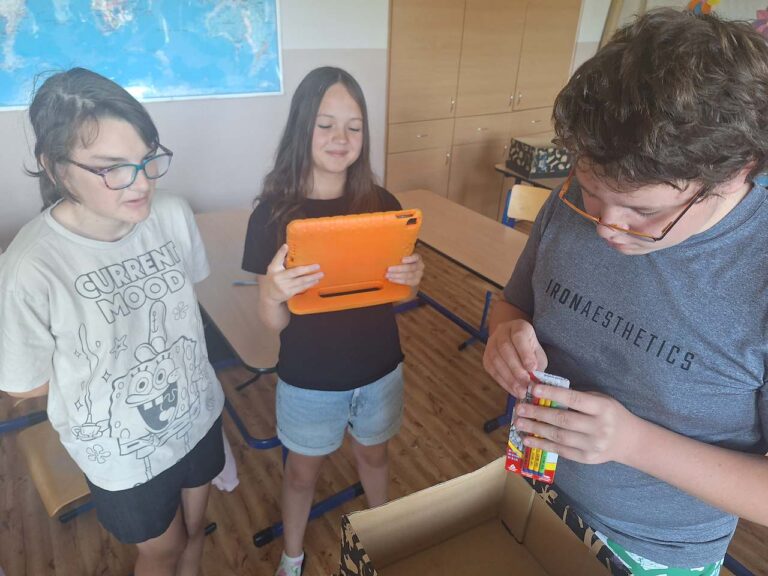 Unboxing výtvarných potřeb - rozvoj digitálních kompetencí
